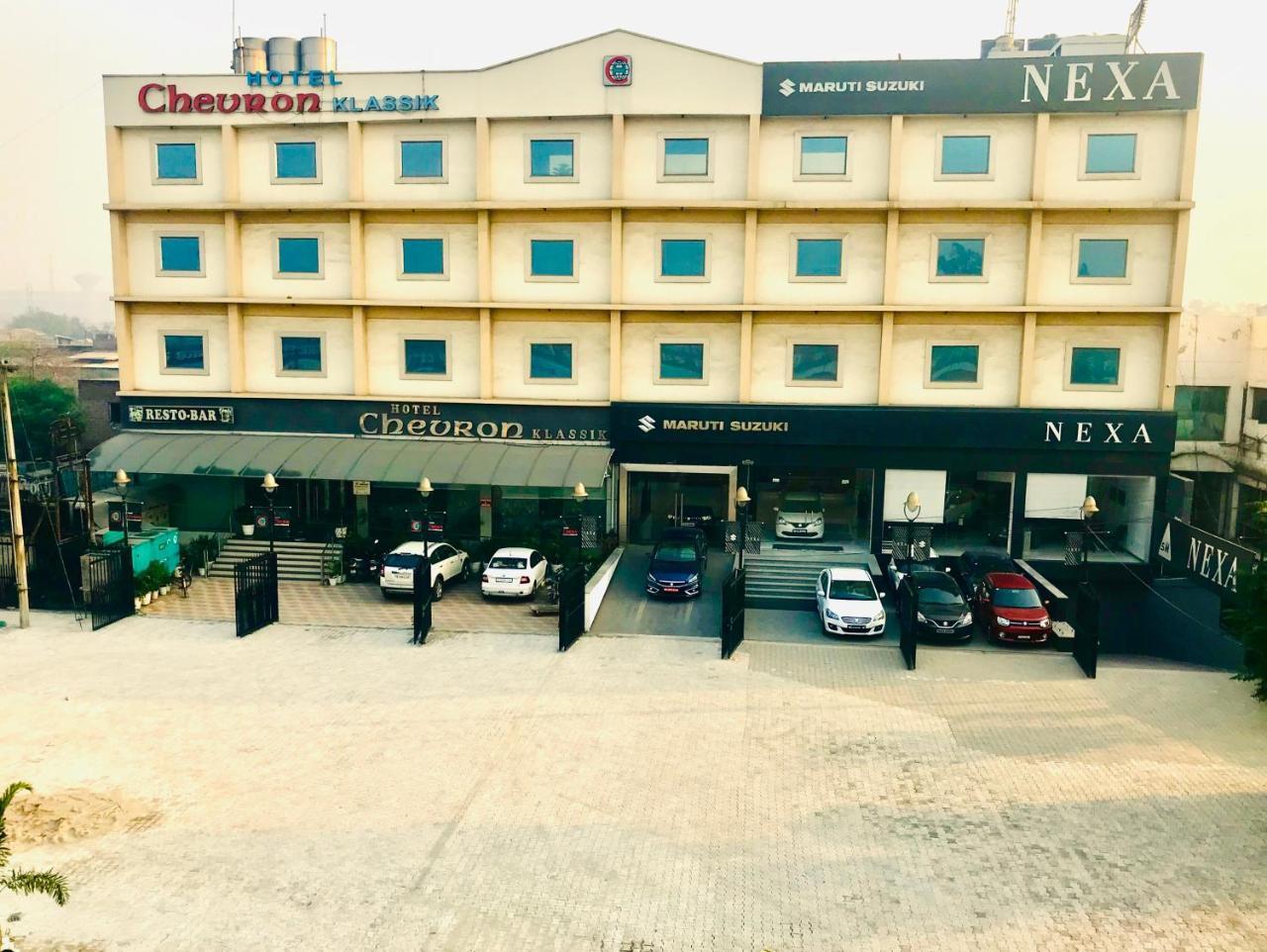 Hotel Chevron Klassik Ludhiana Exterior foto